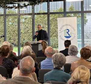 Professor Willers bei seiner Neujahrsansprache in der Mensa der CBS in Rodenkirchen